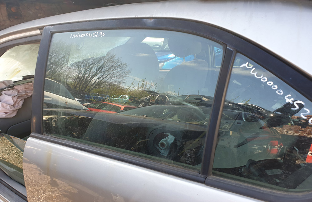 Toyota Prius Hybrid Door window glass passenger side rear